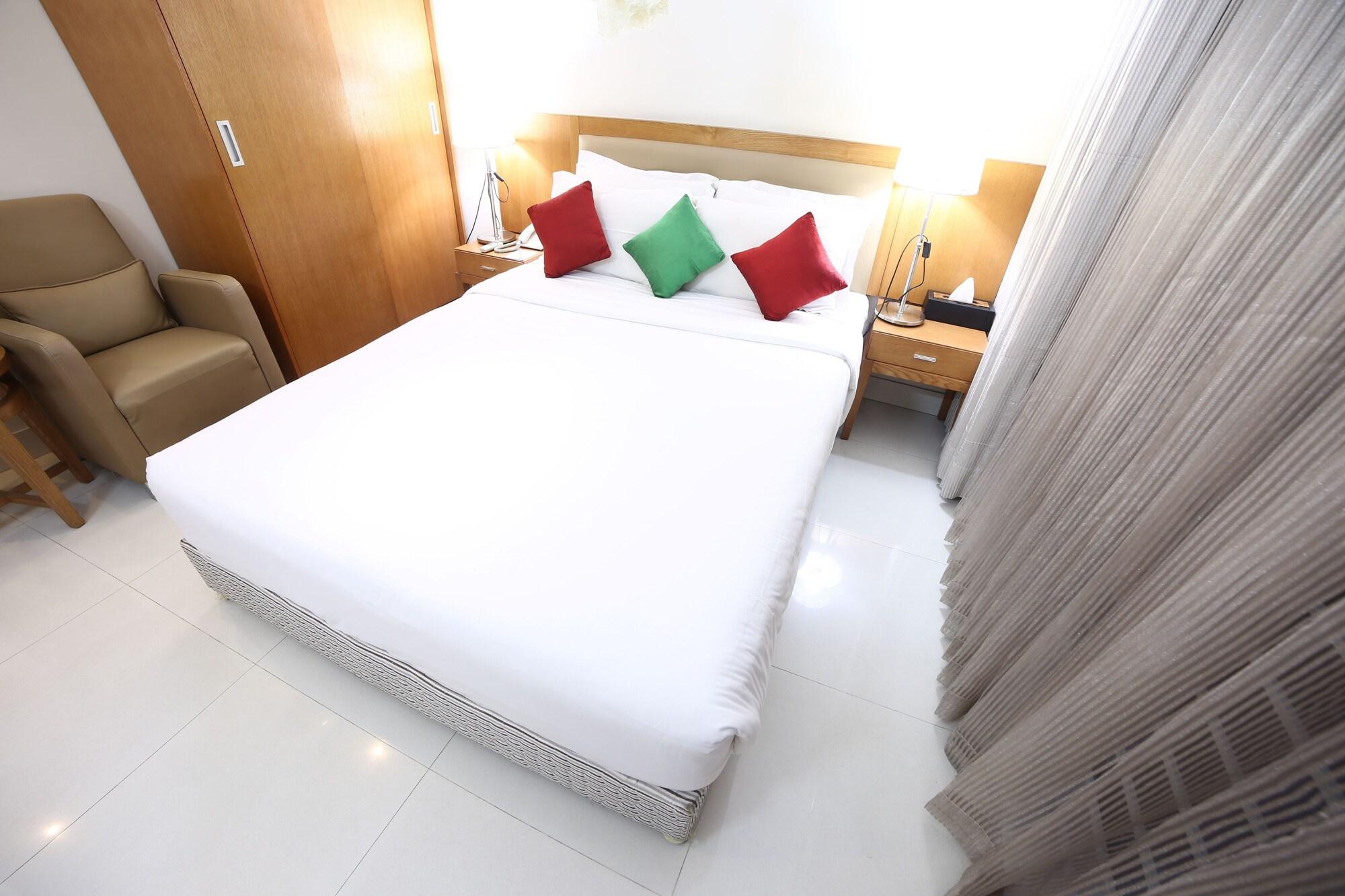 Nascent Gardenia Luxury Suites Дака Екстериор снимка