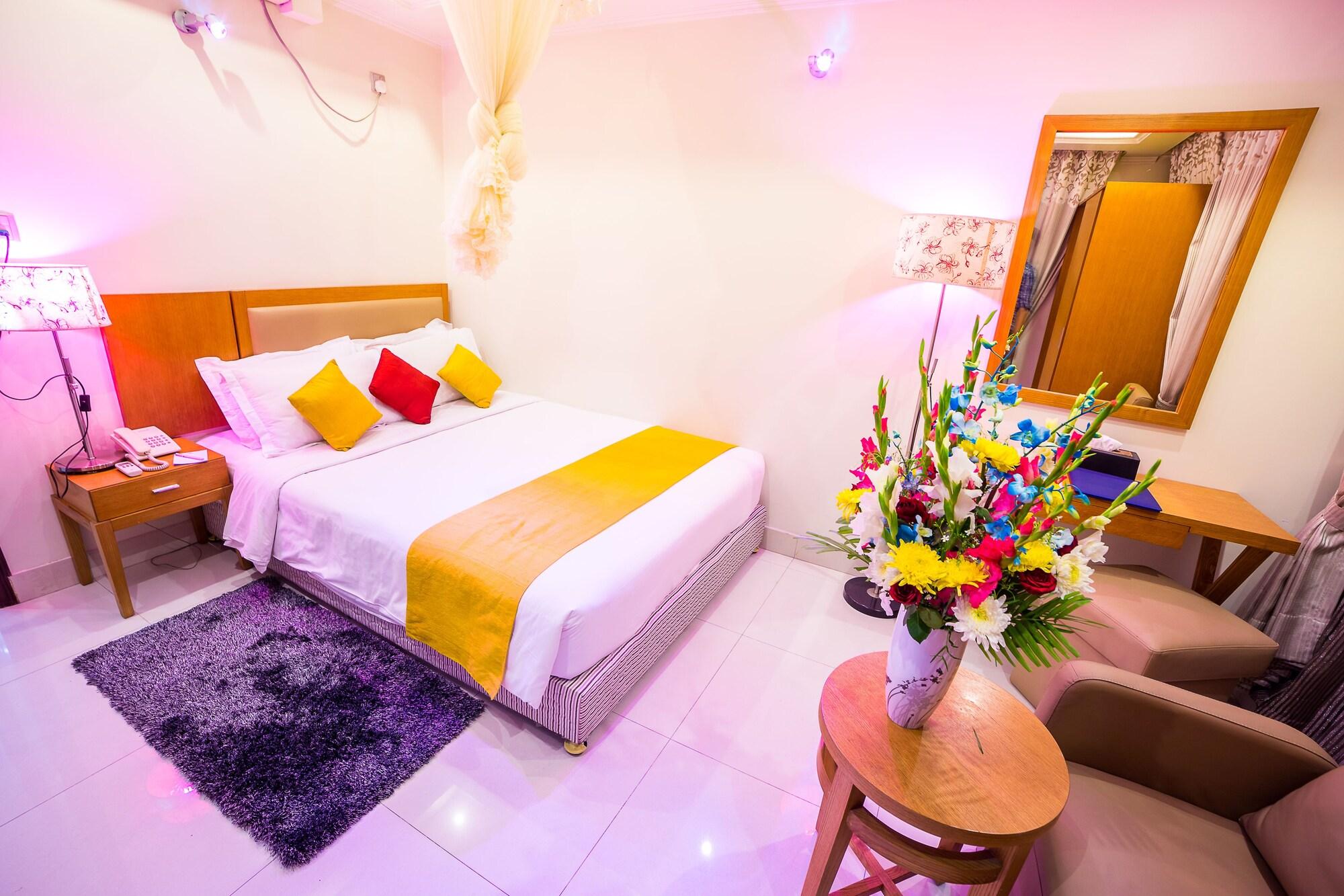 Nascent Gardenia Luxury Suites Дака Екстериор снимка