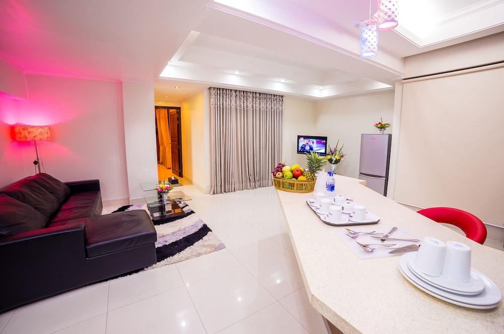 Nascent Gardenia Luxury Suites Дака Екстериор снимка