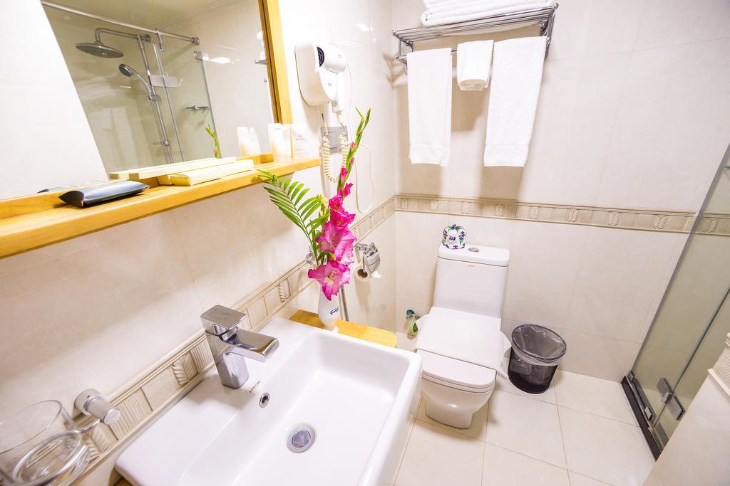 Nascent Gardenia Luxury Suites Дака Екстериор снимка