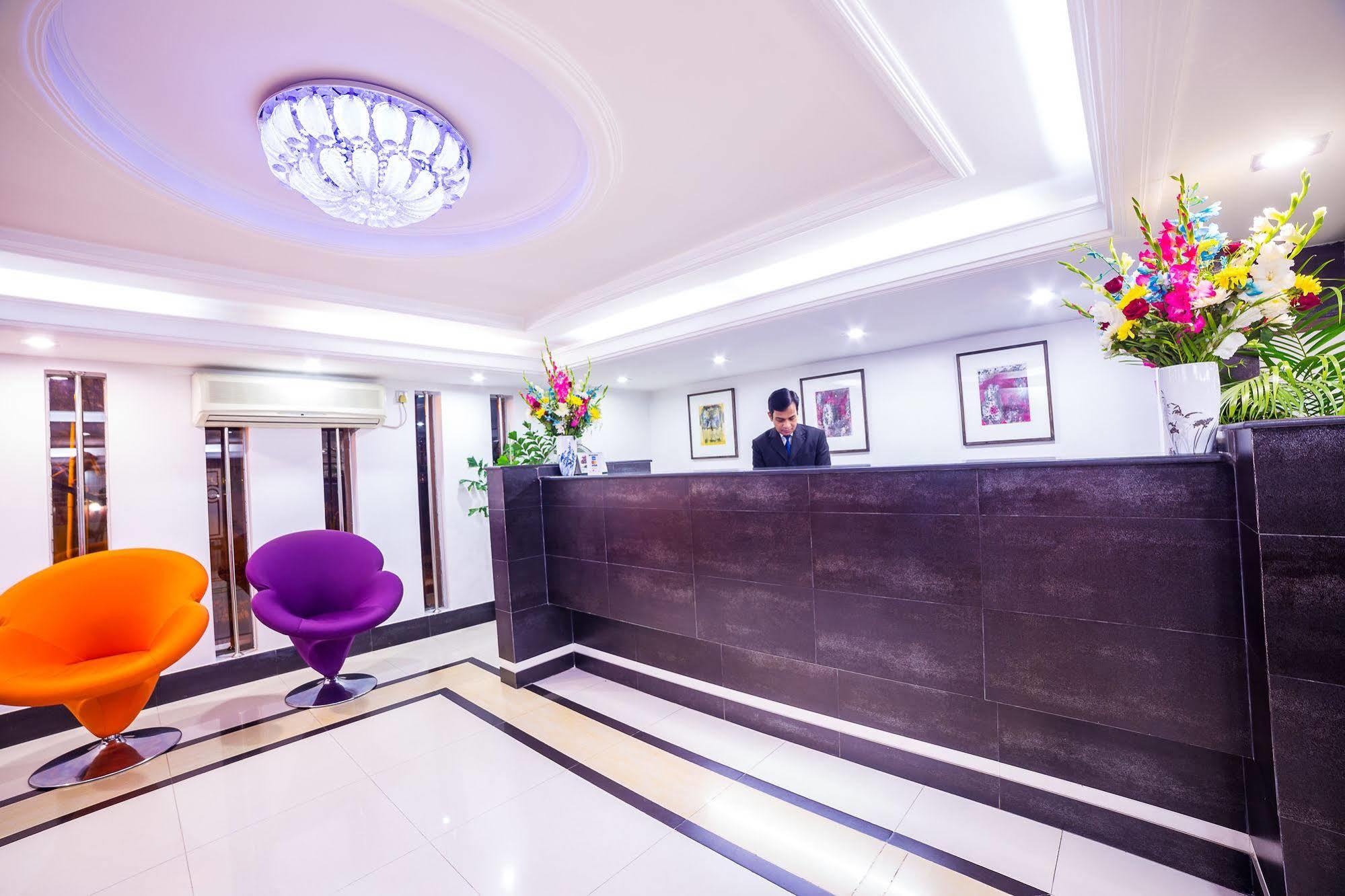 Nascent Gardenia Luxury Suites Дака Екстериор снимка
