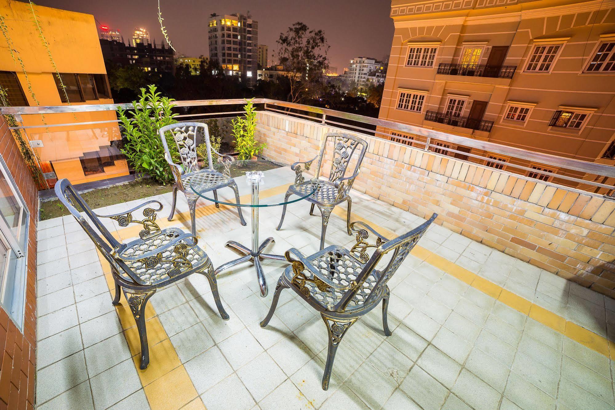 Nascent Gardenia Luxury Suites Дака Екстериор снимка